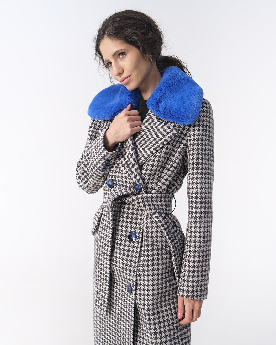 Пальто с ярко-синим воротником www.EkaterinaSmolina.ru