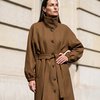 Пальто длины макси с воротником стойкой цвета кэмэл