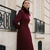 Пальто с пышными рукавами и юбкой плиссе, брусничного цвета