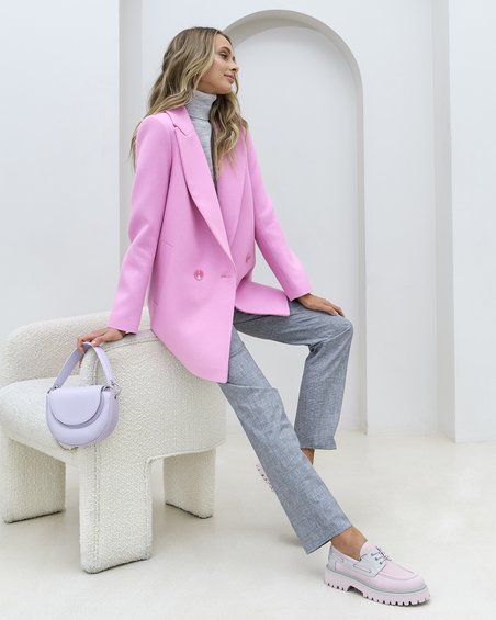 Жакет пудрово-розового цвета в деловом стиле