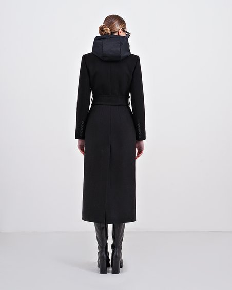 Пальто двубортное черного цвета в деловом стиле