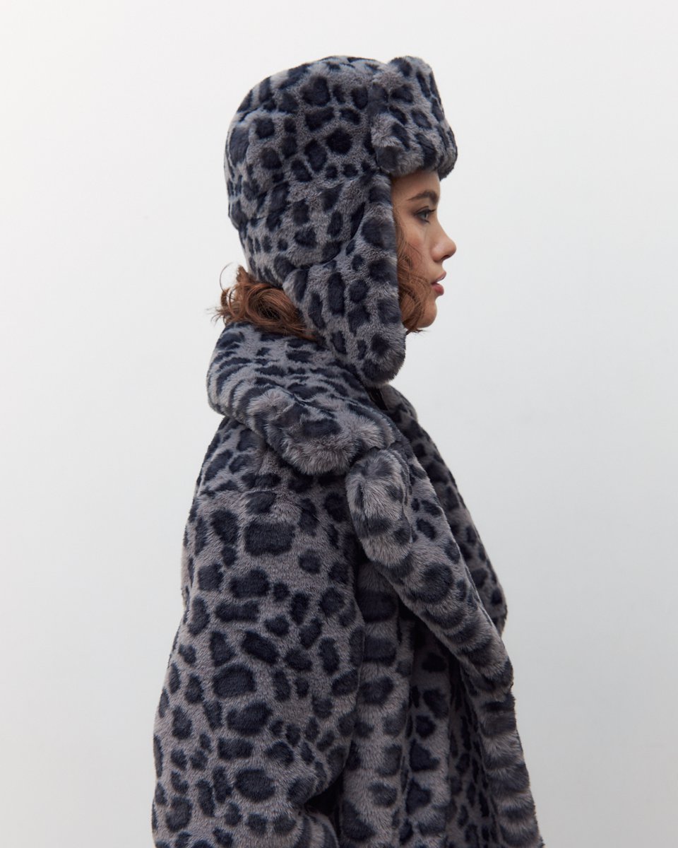 Леопардовая шапка-ушанка из эко-меха