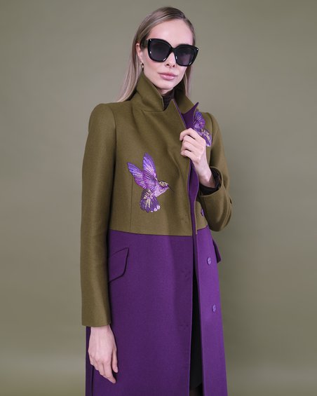 Пальто классическое фиолетового цвета с тканевым ремнем
