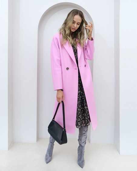 Пальто классическое розового цвета прямого силуэта