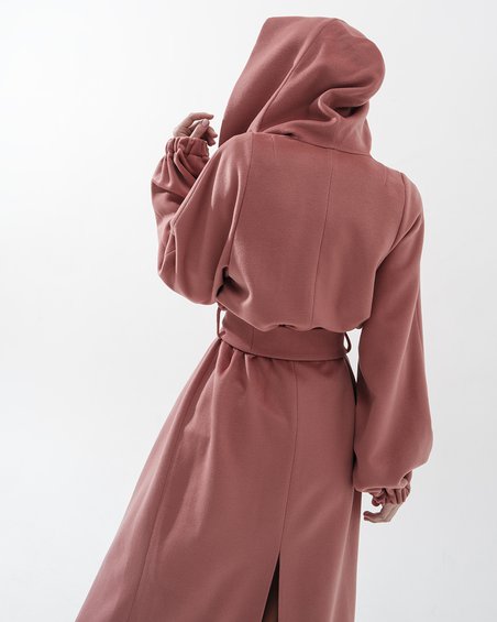 Пальто-кардиган розового цвета с капюшоном