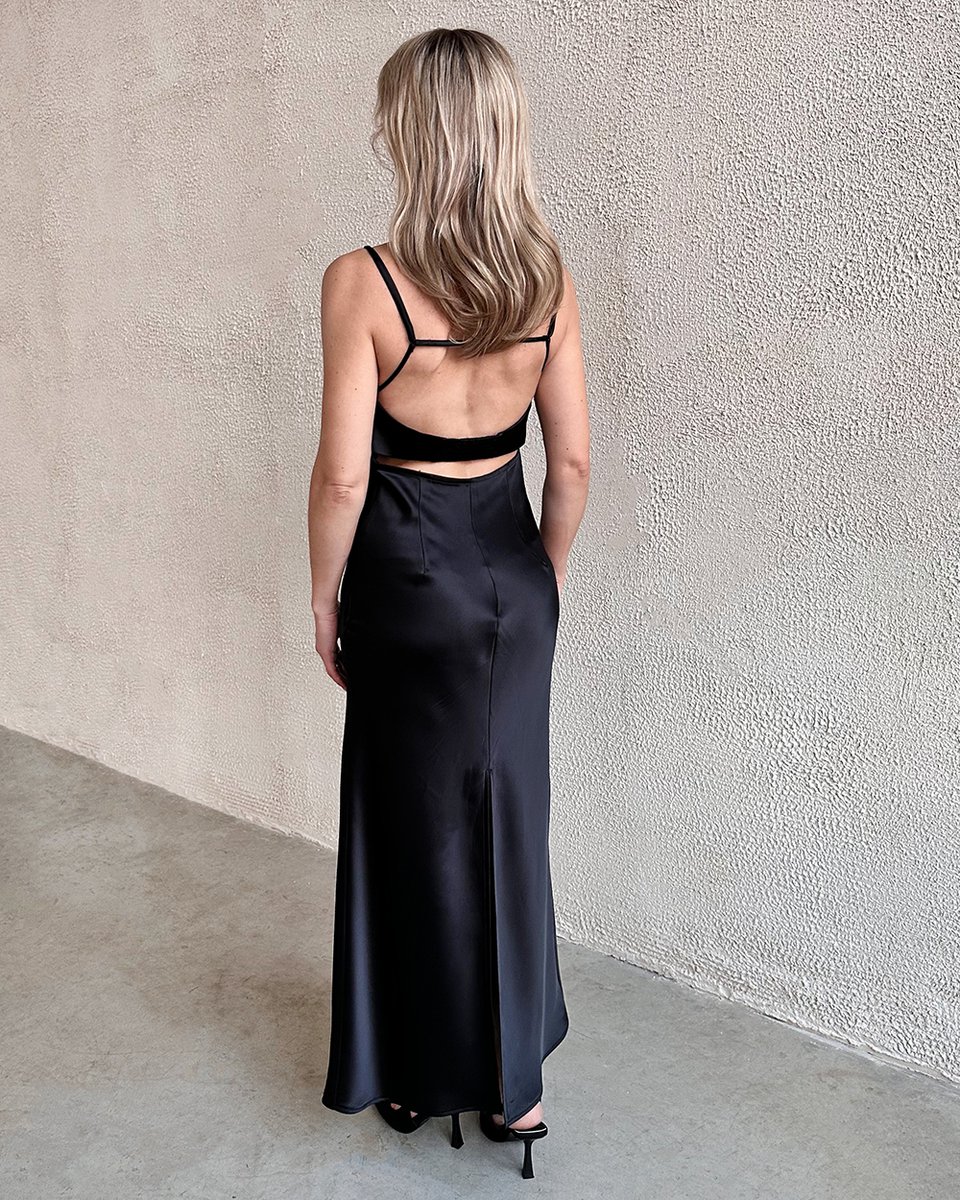Платье-сорочка с лифом и открытой спиной, черное