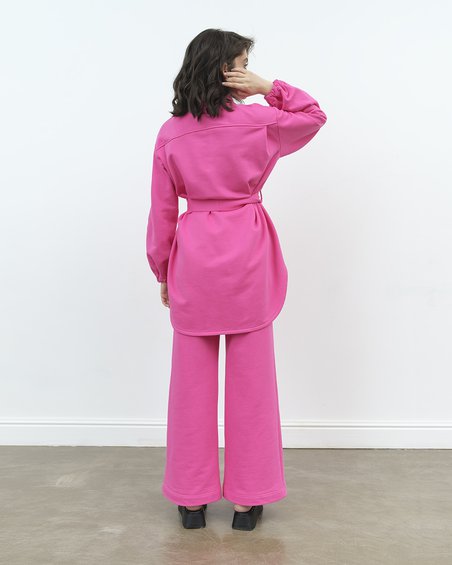 Блуза неоного-розового цвета с симметричными карманами