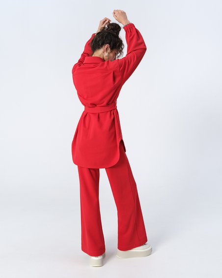 Жакет крарминно-красного цвета с широким ремнем