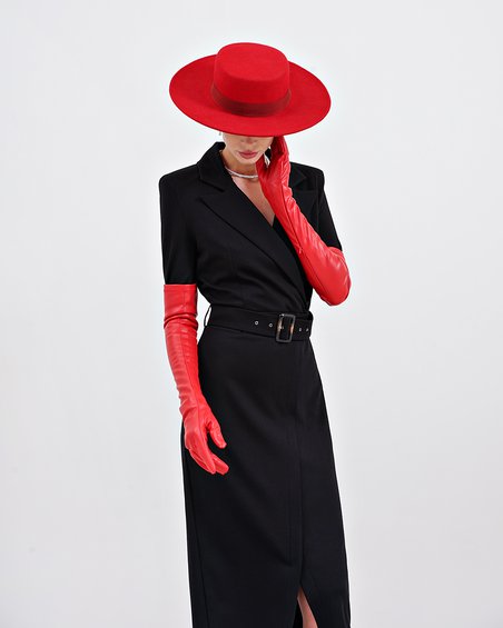 Платье базовое черного цвета в конструктивном стиле