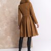 Зимнее пальто цвета camel с фестонами на юбке