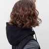 Манишка с капюшоном из водоотталкивающего бархата.