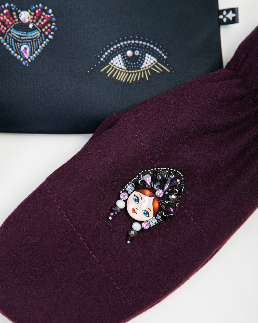 Варежки с декором «Матрешка», винные www.EkaterinaSmolina.ru