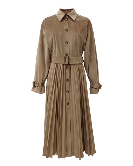 Тренч-гофре цвета карамель с патами и ремнем на пряжке и с вышивкой