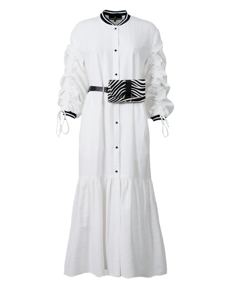 Платье бомбер белого цвета с поясной сумочкой