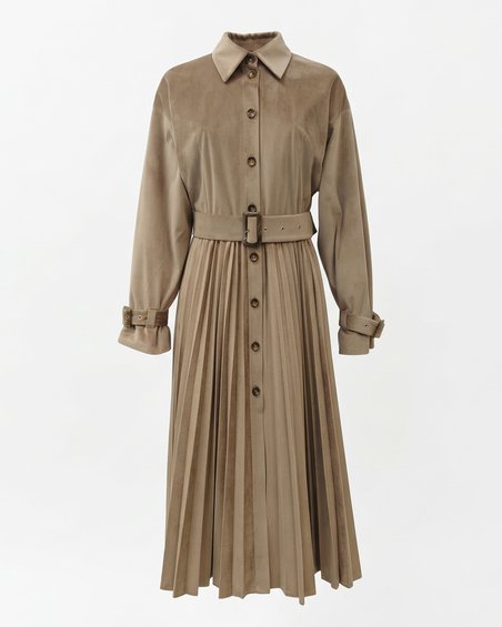 Тренч-гофре цвета карамель с патами и ремнем на пряжке и с вышивкой