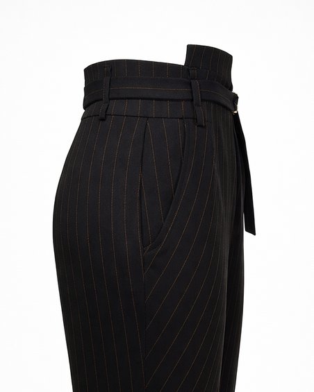 Брюки на запах черного цвета в полоску