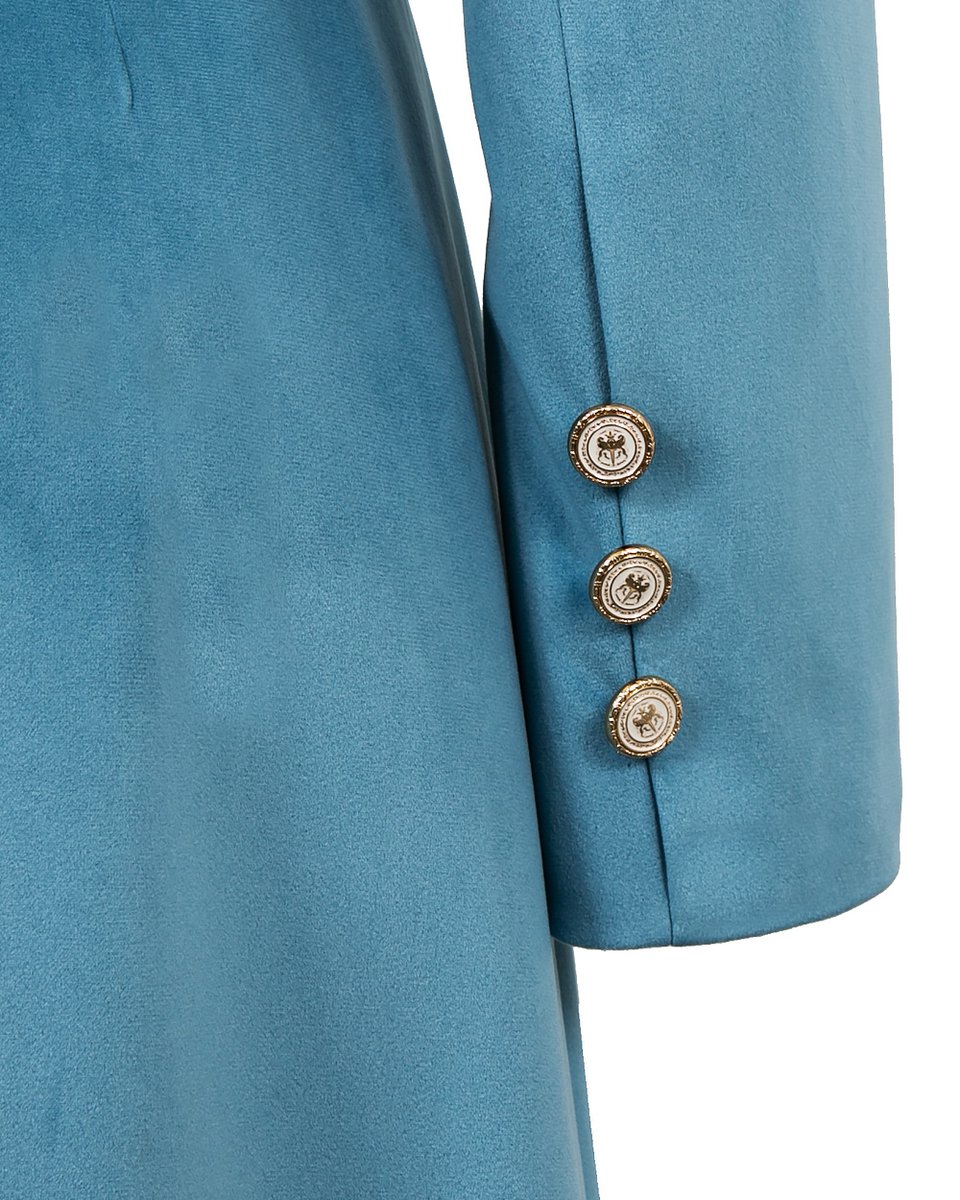 Пальто-тренч из водоотталкивающего бархата, цвет голубой.