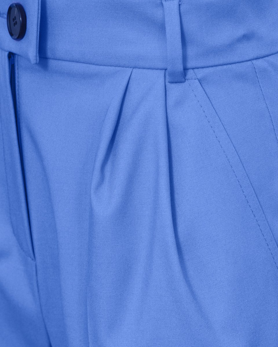 Широкие брюки цвета синий электрик