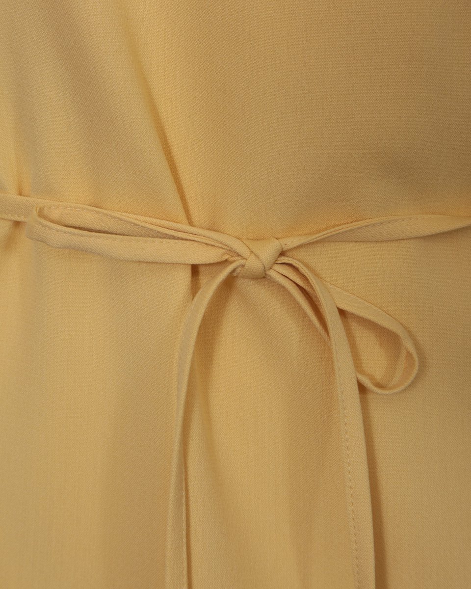 Платье-миди на тонких бретелях,  желтого цвета