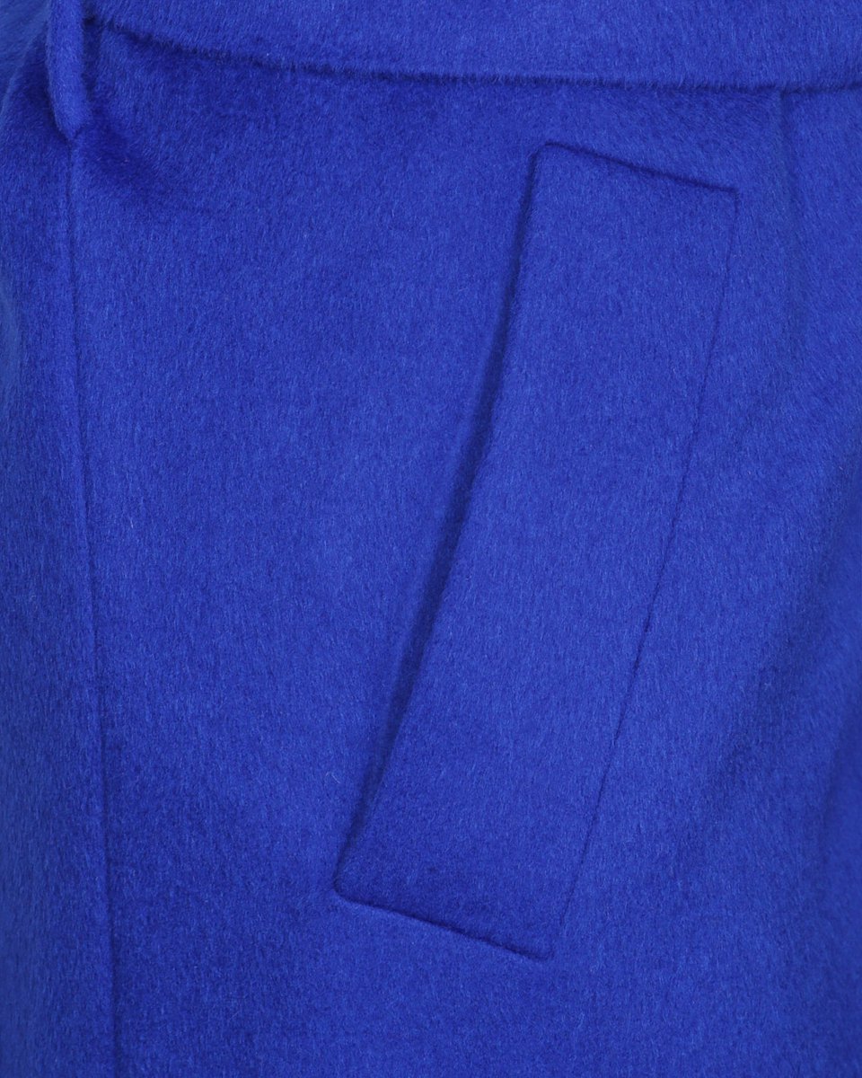 Пальто со сборкой на плечах, цвета синий электрик