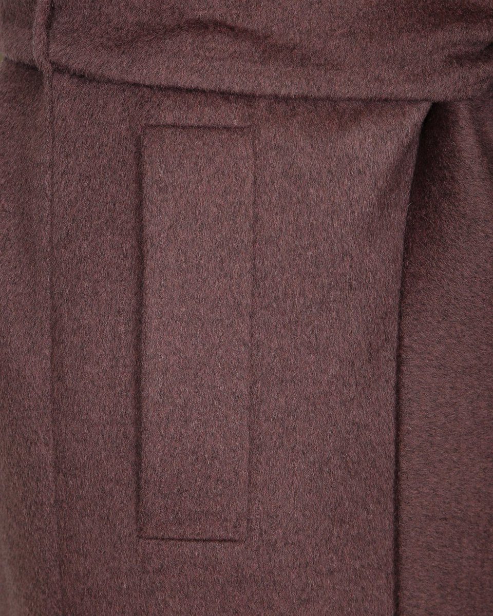 Пальто с широким английским воротником пурпурного цвета, из шерсти и кашемира