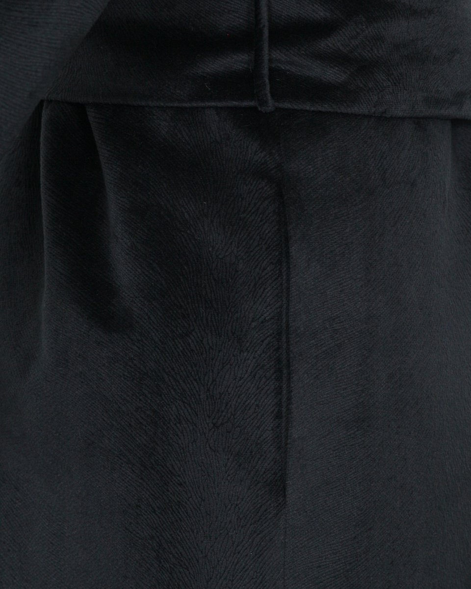 Пальто из черного  велюра