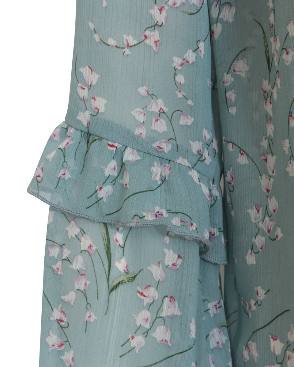 Блуза шифоновая голубая с рюшами в мелкий цветочек